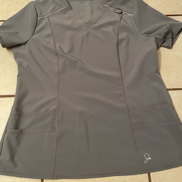 JAANUU scrub set gray L and LP USED - Picture 6 of 8